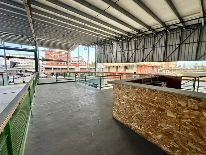 Se alquila local comercial en Transístmica, El Carmen