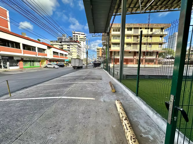Se alquila local comercial en Transístmica, El Carmen