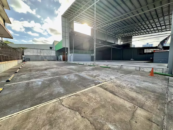 Se alquila local comercial en Transístmica, El Carmen