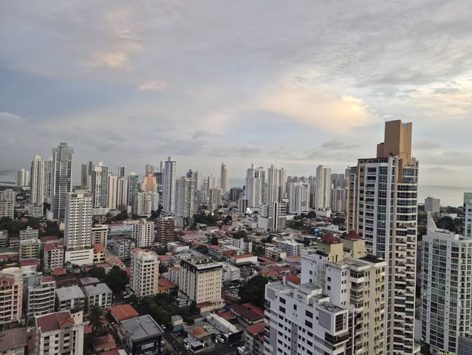 APARTAMENTO EN VENTA CON LINEA BLANCA, PH WINDOW TOWER
