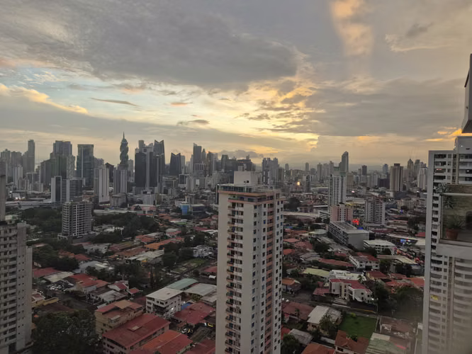 APARTAMENTO EN VENTA CON LINEA BLANCA, PH WINDOW TOWER