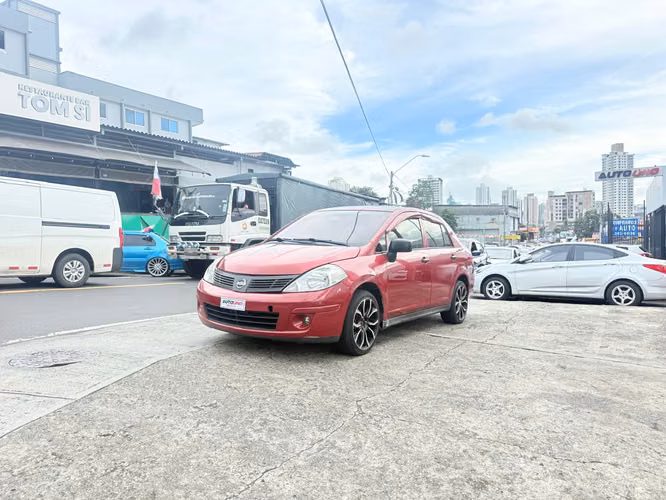Nissan Tiida 2013