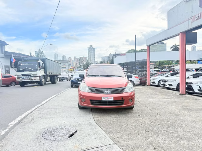 Nissan Tiida 2013