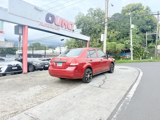 Nissan Tiida 2013