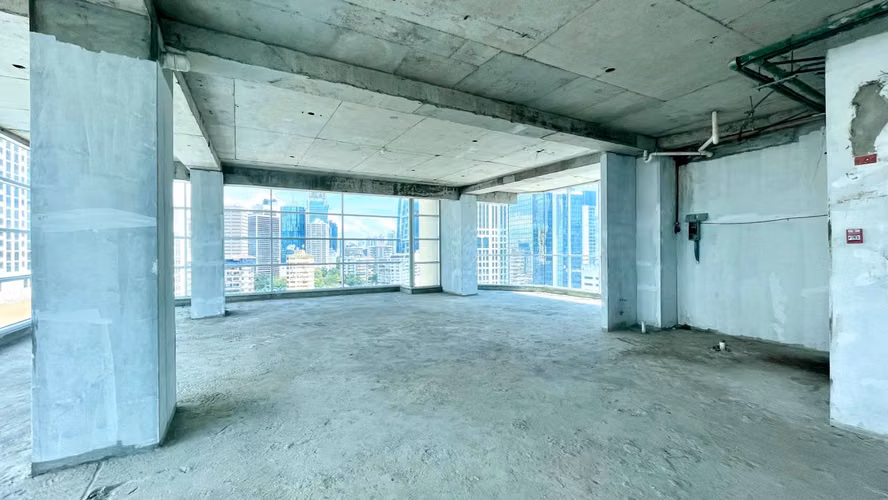 Venta de Local en Obra Gris Para Oficinas. Ph Molon Tower