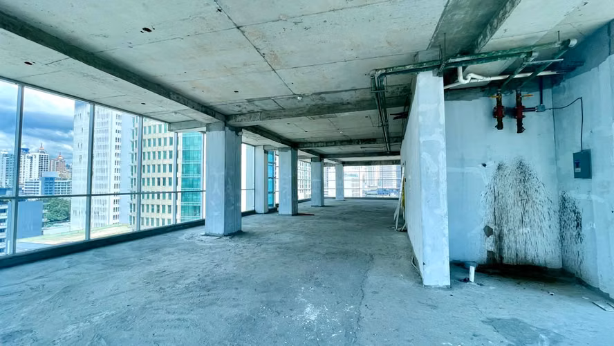 Venta de Local en Obra Gris Para Oficinas. Ph Molon Tower