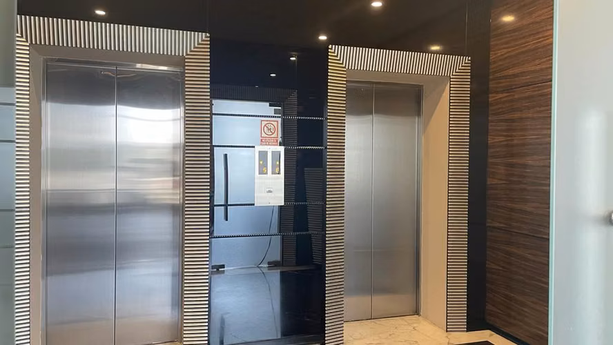Venta de Local en Obra Gris Para Oficinas. Ph Molon Tower