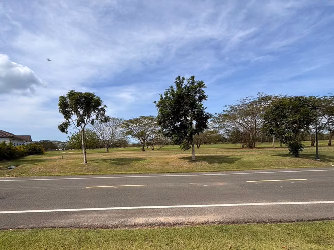 Venta de Lote con vista al lago en Buenaventura