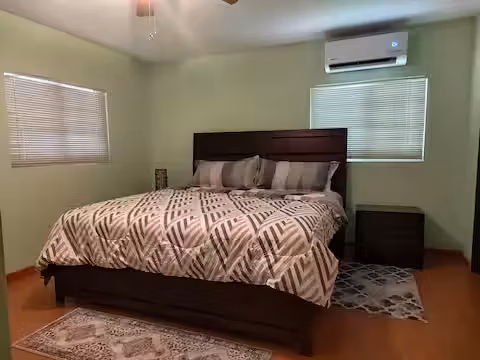 Escápate al Paraíso: Casas en Coronado y San Carlos (Con Piscina)