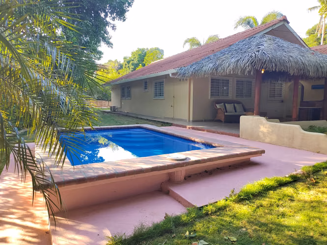 Escápate al Paraíso: Casas en Coronado y San Carlos (Con Piscina)