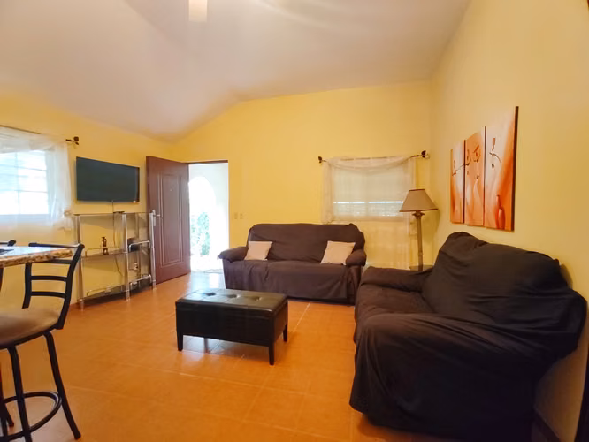 Escápate al Paraíso: Casas en Coronado y San Carlos (Con Piscina)