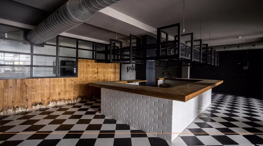 Alquiler de local comercial en Casco Antiguo - Ideal para restaurantes - Imagen 2