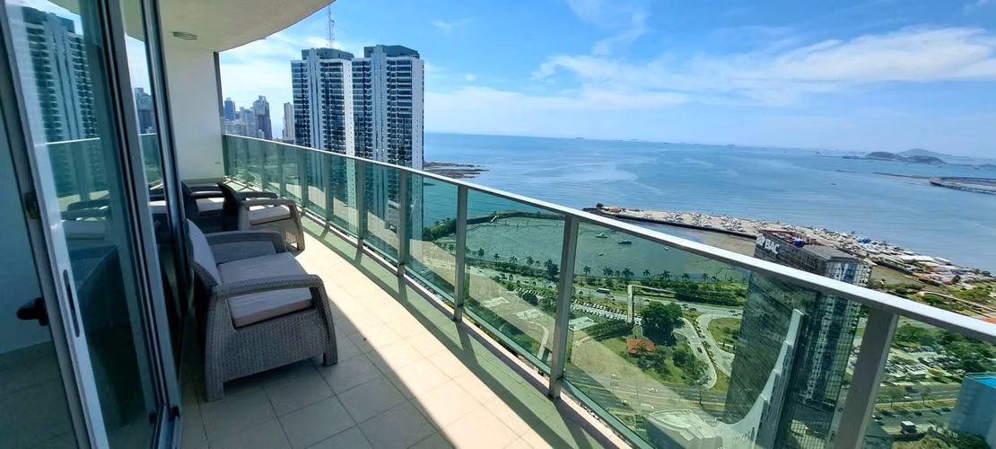 APARTAMENTO FRENTE AL MAR DE 2 HABITACIONES EN ALQUILER – P.H. ALLURE, AVE. BALBOA - Imagen 8