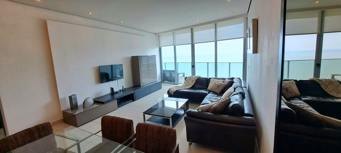APARTAMENTO FRENTE AL MAR DE 2 HABITACIONES EN ALQUILER – P.H. ALLURE, AVE. BALBOA