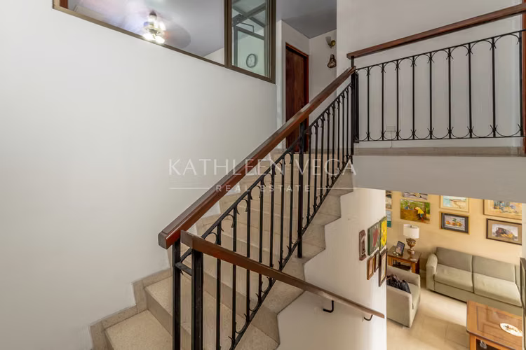 Casa Dúplex de 2 niveles en La Riviera, Altos de Panamá
