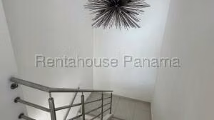 Venta de Apartamento con 158m2 en San Francisco PH Park Loft 26-5604SR