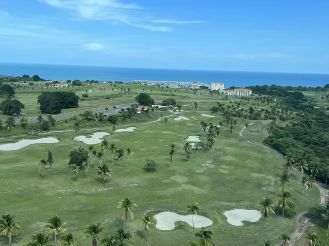 San Carlos Penthouse de Lujo en Vistamar | PH Las Olas II | Vista Frontal a la Marina