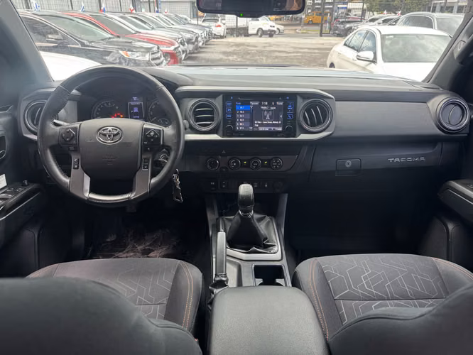 TOYOTA TACOMA 2019