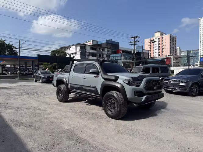 TOYOTA TACOMA 2019