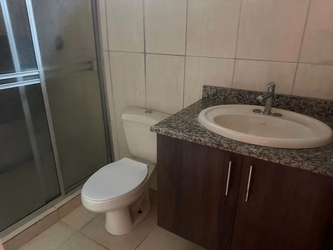 SE VENDE Casa en Bosques del Prado Arraiján ¡Patio y Seguridad! NEGOCIABLE