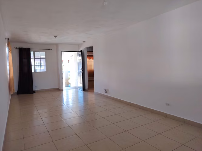 SE VENDE Casa en Bosques del Prado Arraiján ¡Patio y Seguridad! NEGOCIABLE