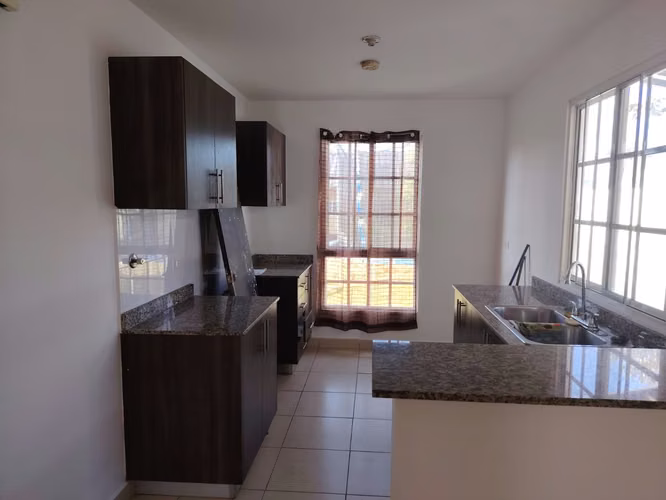 SE VENDE Casa en Bosques del Prado Arraiján ¡Patio y Seguridad! NEGOCIABLE
