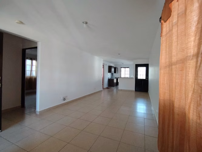 SE VENDE Casa en Bosques del Prado Arraiján ¡Patio y Seguridad! NEGOCIABLE