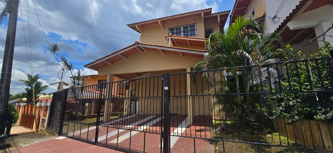 ALQUILER CASA EN ALTOS DE PANAMA