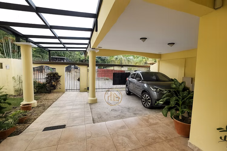 Venta Casa de 3 niveles en Ancón cerca de Albrook Mall - LH - Imagen 2