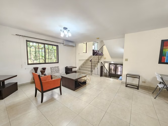 Venta Casa de 3 niveles en Ancón cerca de Albrook Mall - LH - Imagen 7