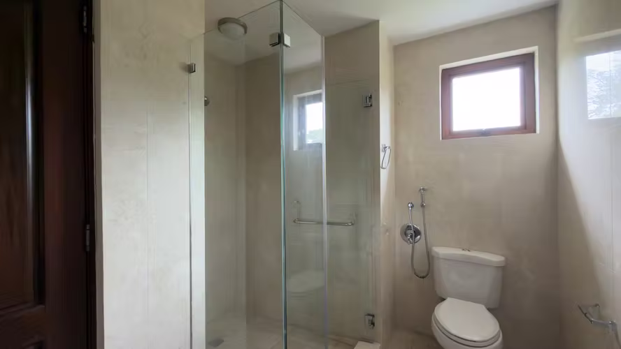 Casa en venta en Clayton, sendero de camino de cruces