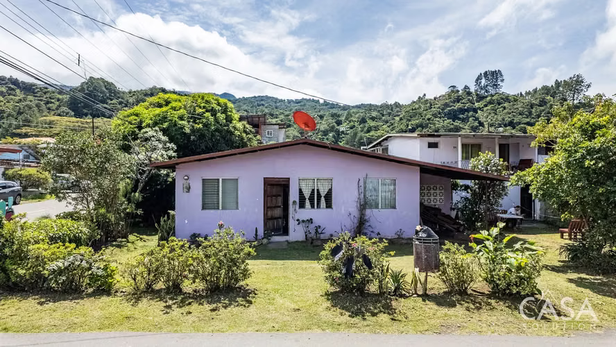 Propiedad En El Centro De Boquete Con Edificaciones Comerciales Y Residenciales En Venta