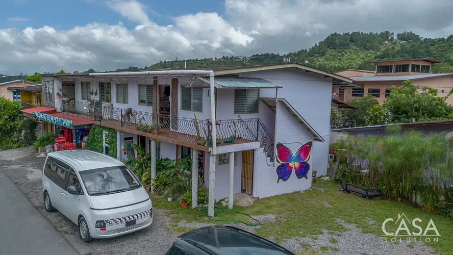 Propiedad En El Centro De Boquete Con Edificaciones Comerciales Y Residenciales En Venta