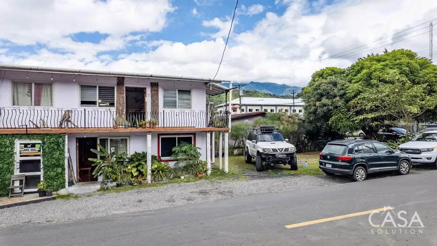 Propiedad En El Centro De Boquete Con Edificaciones Comerciales Y Residenciales En Venta
