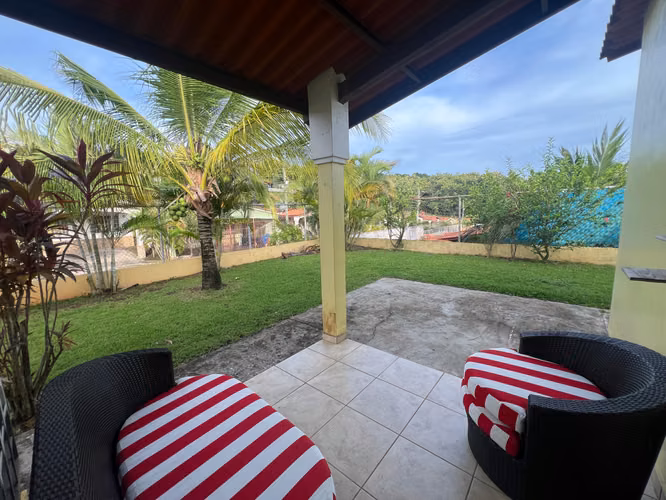 CASA DE ESQUINA para la VENTA en Brisas del Golf Arraiján