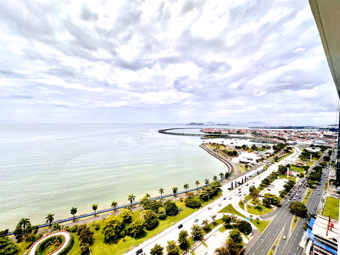 ABSOLUTE FINISH APT 1R1.5B1P LUXURIOUS WITH SEA VIEW BALBOA 200000