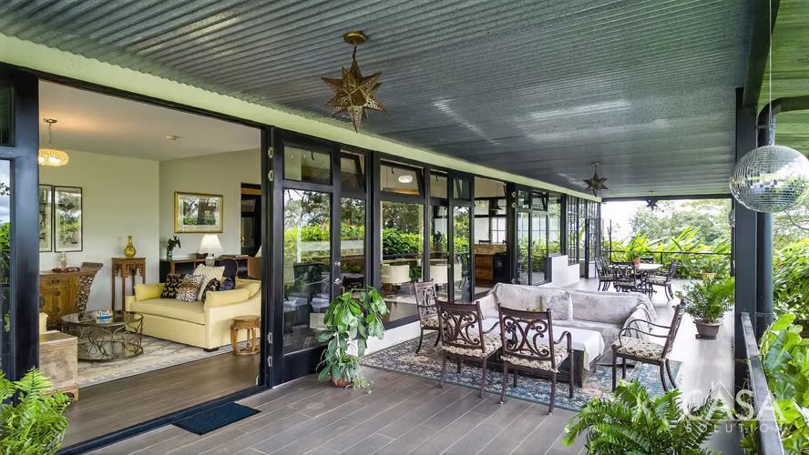 Finca Campestre De 5.5 Acres Con Múltiples Edificaciones En Venta Cerca De Boquete