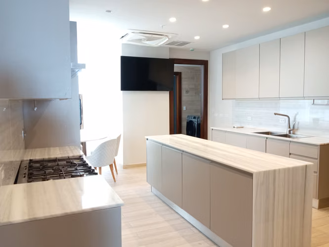 ALQUILER  apartamento de Alto Perfil en THE TOWERS  | Frente al Mar