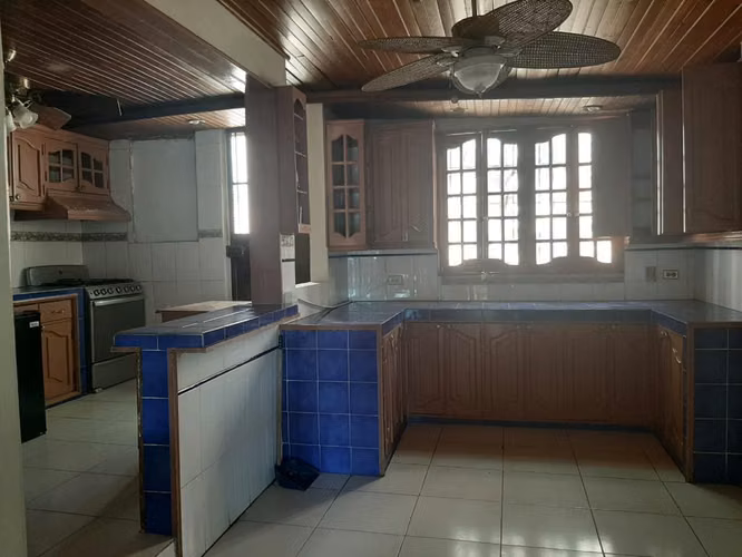 Oportunidad en Altos de Miraflores Ideal para Remodelar o Modernizar Terreno 444 m² $280,000