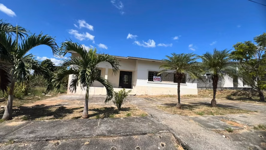 Banco vende casa en Urbanización Villa Nueva – Las Lomas, Dolega, Chiriquí