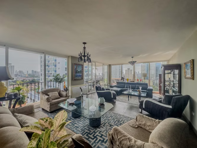 Amplio Apartamento con vistas panorámicas en venta en PH AILEEN, El Carmen