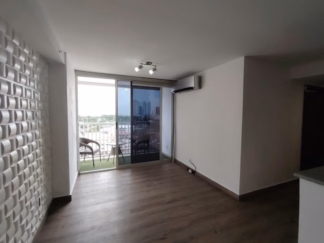 Apartamento Remodelado en Remate en Parque Lefevre – PH Alegría