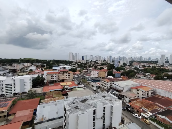 Apartamento Remodelado en Remate en Parque Lefevre – PH Alegría