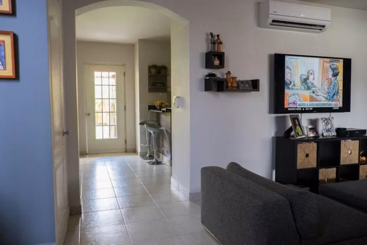 Atención Inversionistas. Se Vende casa en Residencial Versalles I - Juan Díaz.