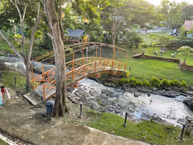 Venta de Casa en Coronado, 400m2 de construcción
