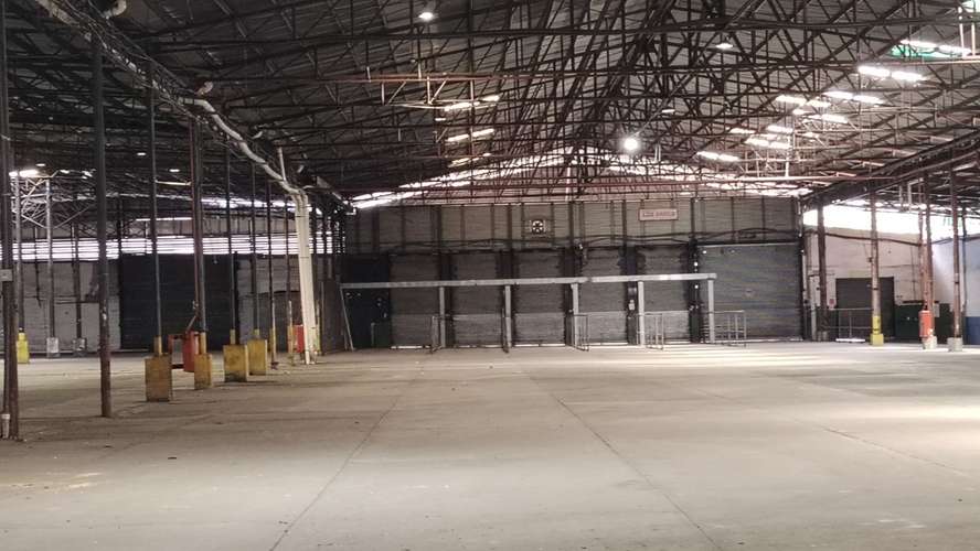 Alquiler de Galera 8000m2 en Milla 8