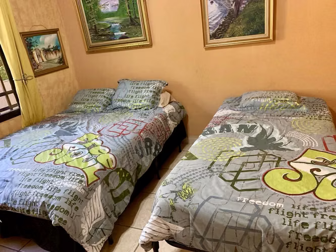 Casa de Playa en Coronado con Piscina Privada para 10 Personas