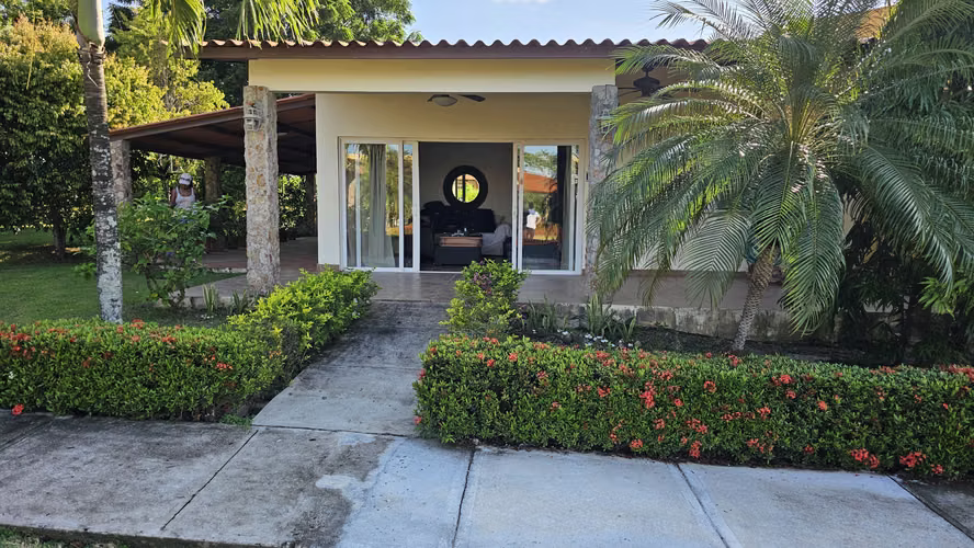 VENDO CHALET EN COMPLEJO CERRADO VILLA  BRISAS DE LAS LAJAS - Imagen 2