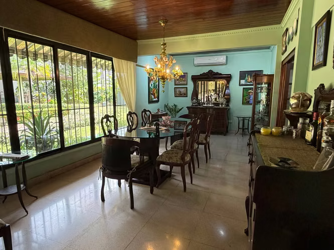 Venta de Casa en San Francisco, Loma Alegre, 1,137m² de Terreno y 400m²de Construcción