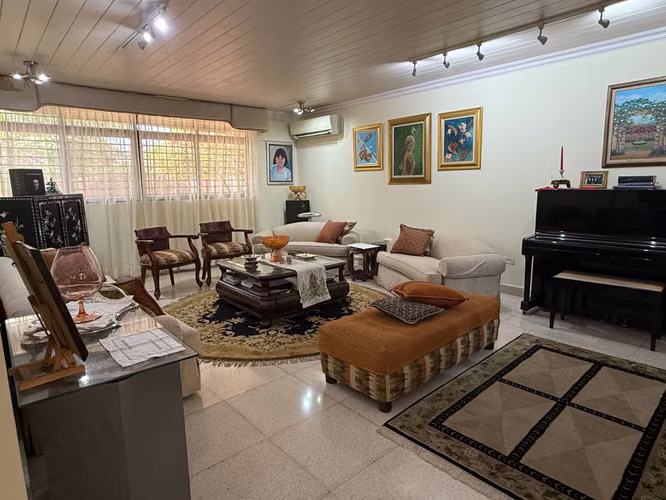 Venta de Casa en San Francisco, Loma Alegre, 1,137m² de Terreno y 400m²de Construcción